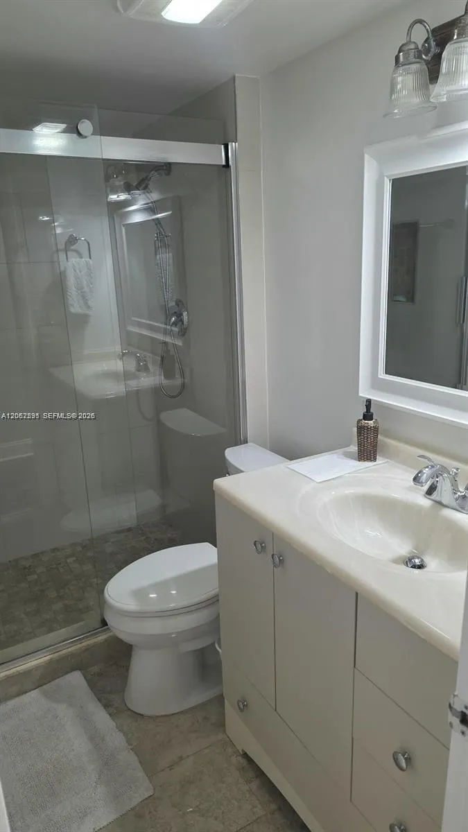 524 Osprey Dr #10B Delray Beach, FL 33444