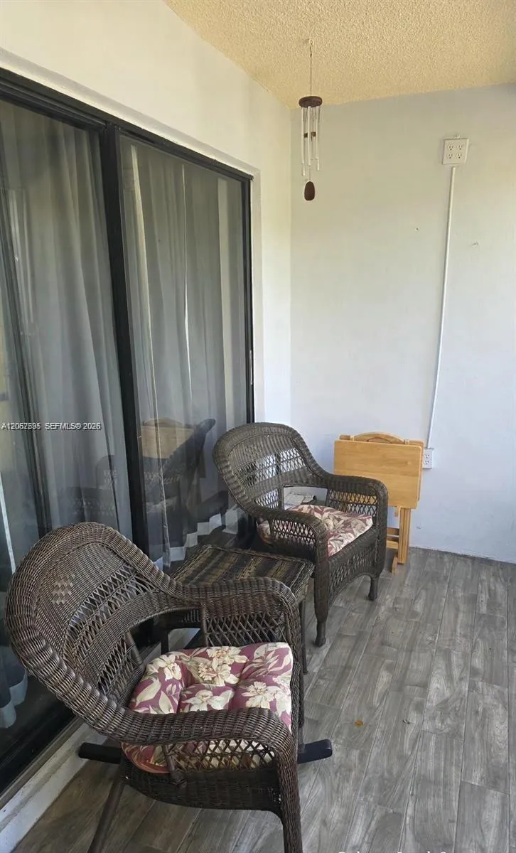 524 Osprey Dr #10B Delray Beach, FL 33444
