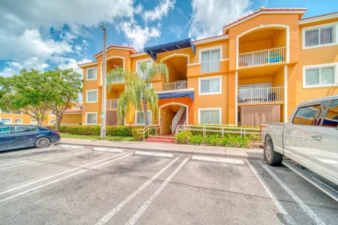 21130 SW 87th Ave #304