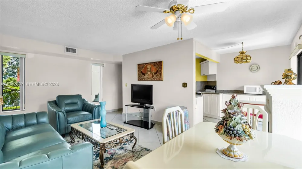 1820 W 53rd St #204 Hialeah, FL 33012
