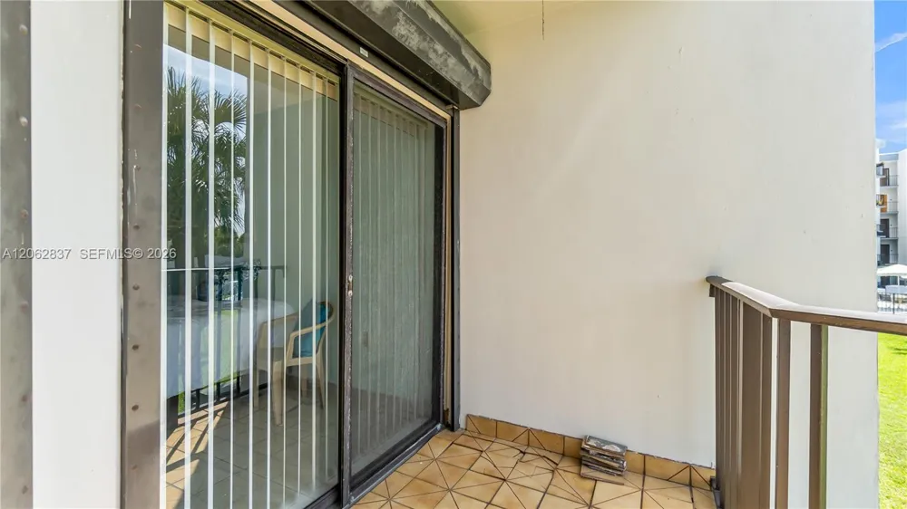 1820 W 53rd St #204 Hialeah, FL 33012