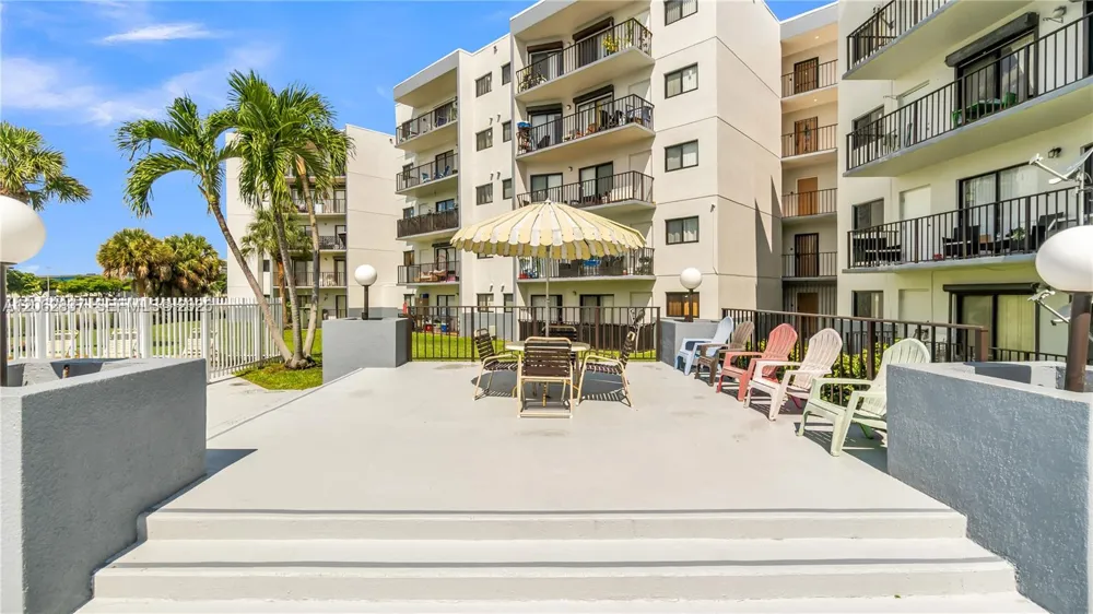 1820 W 53rd St #204 Hialeah, FL 33012