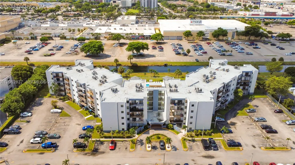 1820 W 53rd St #204 Hialeah, FL 33012