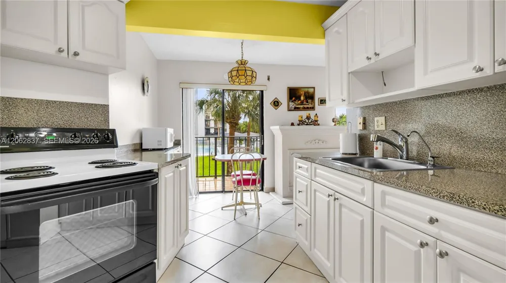 1820 W 53rd St #204 Hialeah, FL 33012