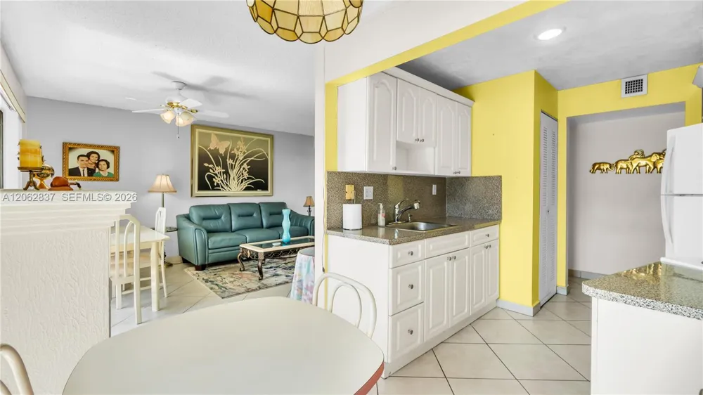 1820 W 53rd St #204 Hialeah, FL 33012
