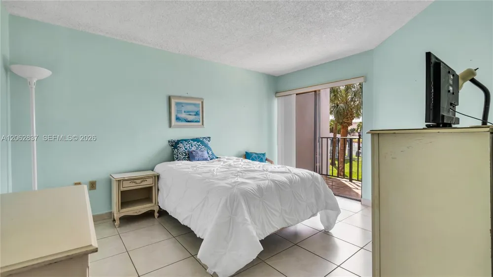 1820 W 53rd St #204 Hialeah, FL 33012