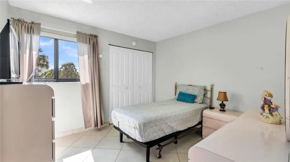 1820 W 53rd St #204 Hialeah, FL 33012