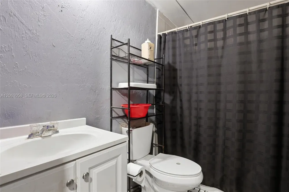 1004 Kentucky Clewiston, FL 33440
