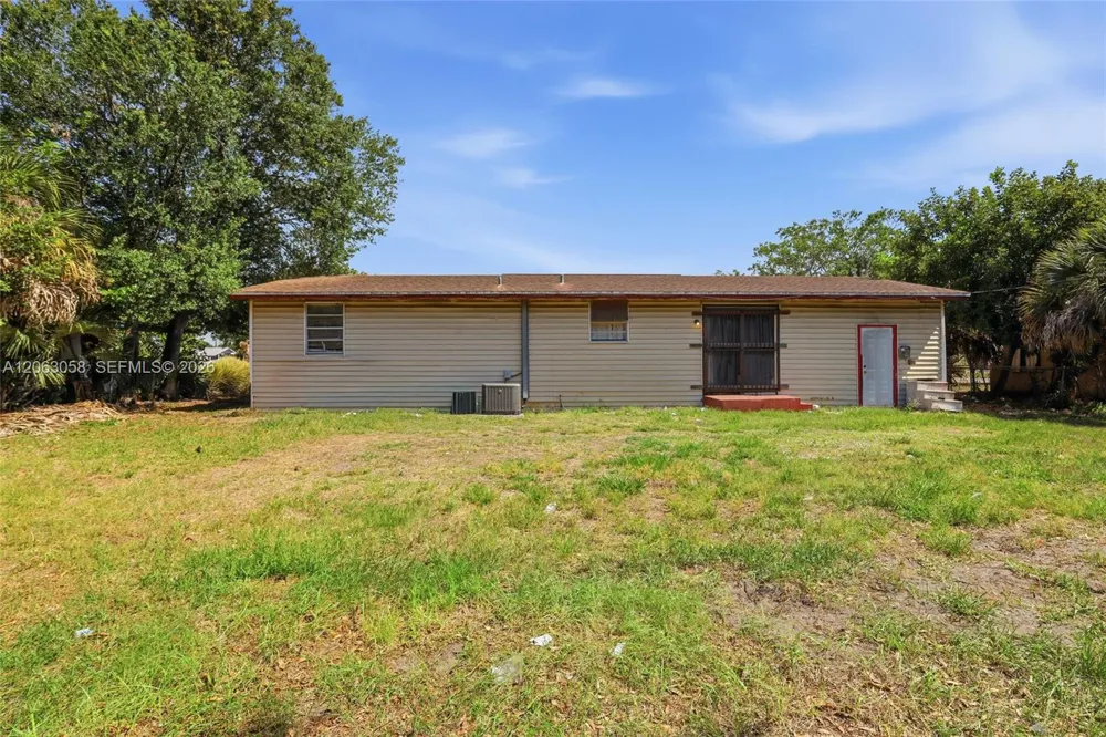 1004 Kentucky Clewiston, FL 33440