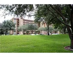 3100 W Rolling Hills Cir #101