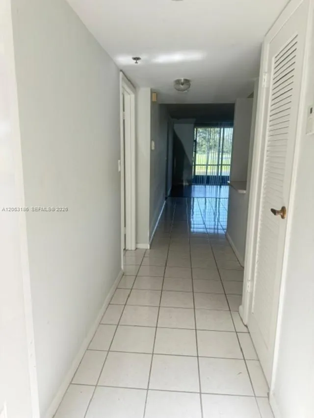 3100 W Rolling Hills Cir #101 Davie, FL 33328