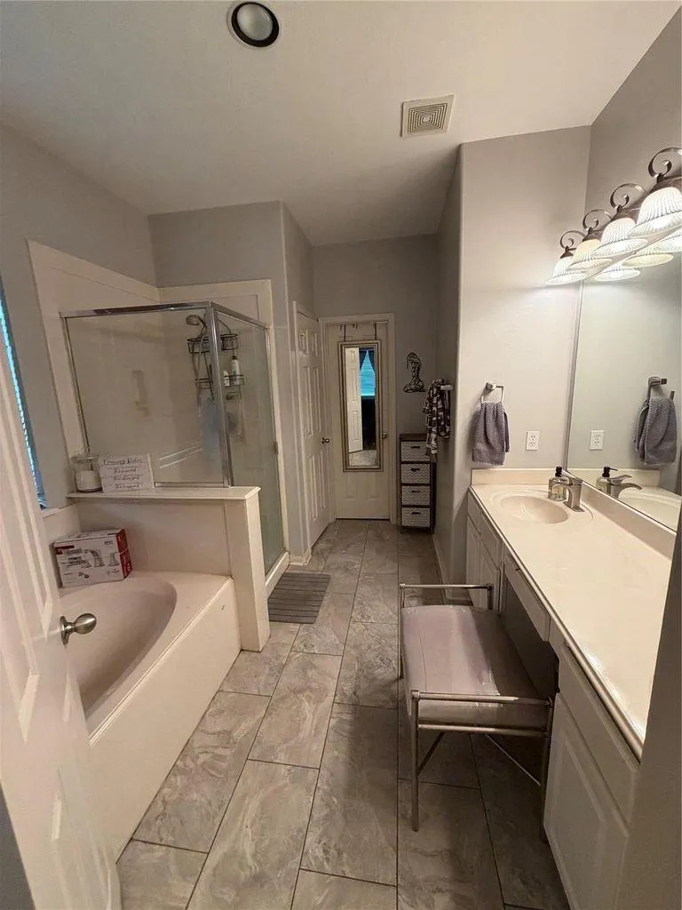 1702 Lansing Cove Drive Fresno, TX 77545