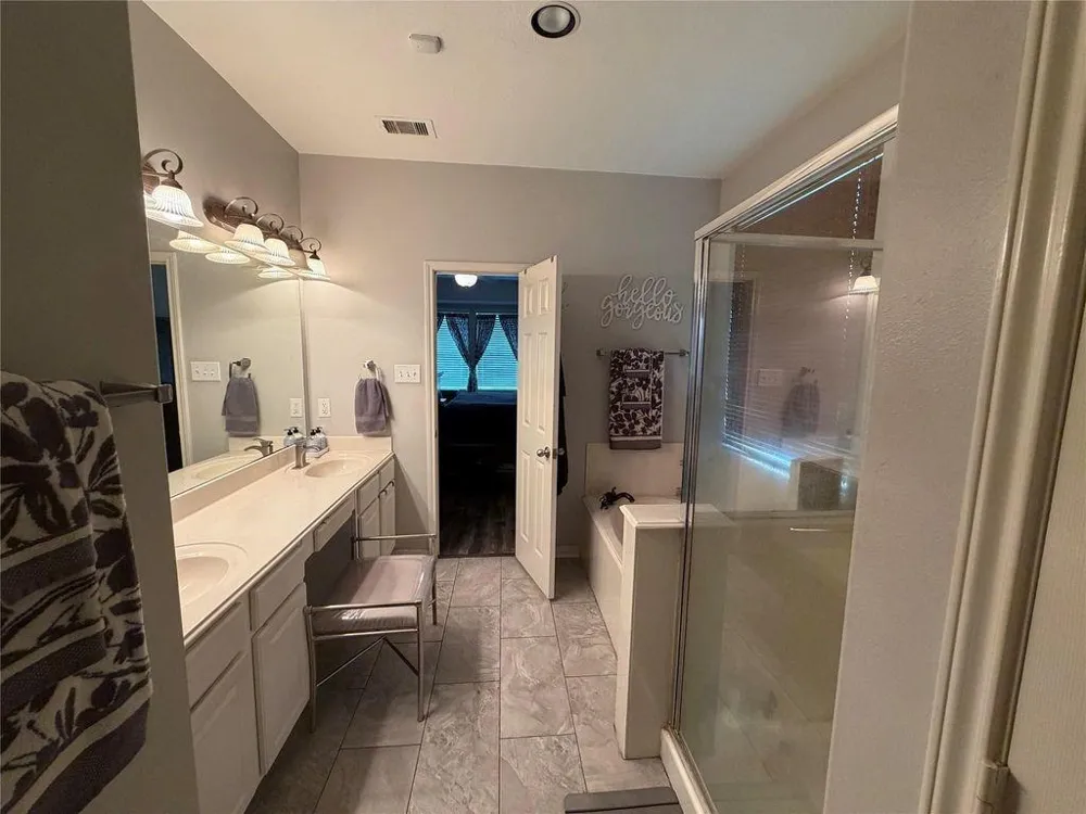 1702 Lansing Cove Drive Fresno, TX 77545