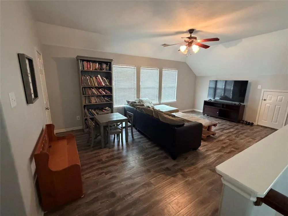 1702 Lansing Cove Drive Fresno, TX 77545
