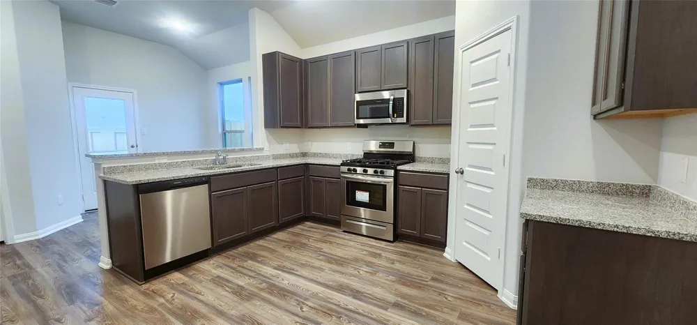 207 Tejas Village Parkway Beasley, TX 77417