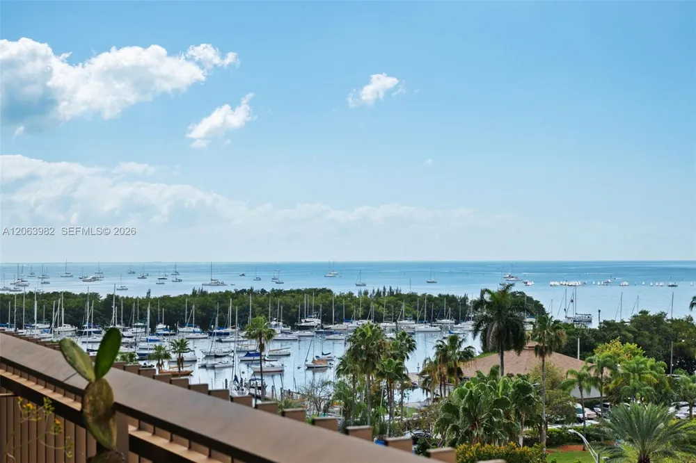 2901 S Bayshore Dr #8E Coconut Grove, FL 33133