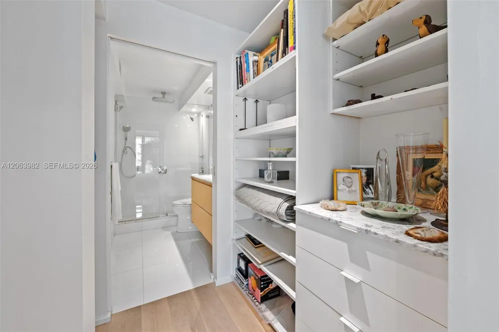 2901 S Bayshore Dr #8E Coconut Grove, FL 33133