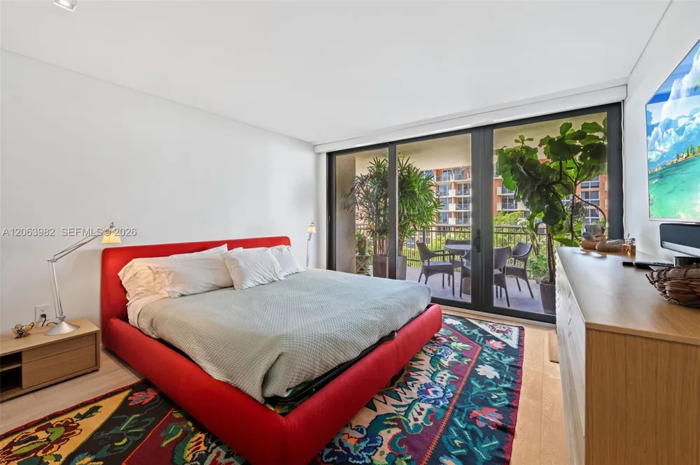 2901 S Bayshore Dr #8E Coconut Grove, FL 33133