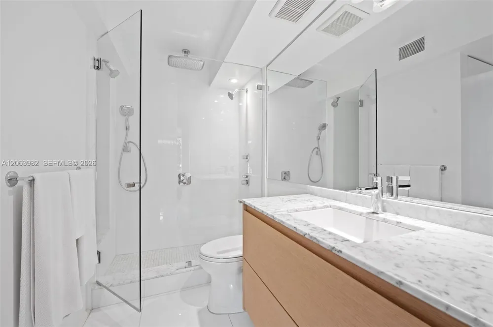 2901 S Bayshore Dr #8E Coconut Grove, FL 33133