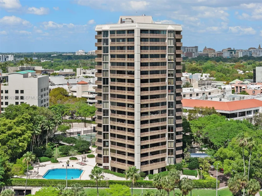 2901 S Bayshore Dr #8E Coconut Grove, FL 33133