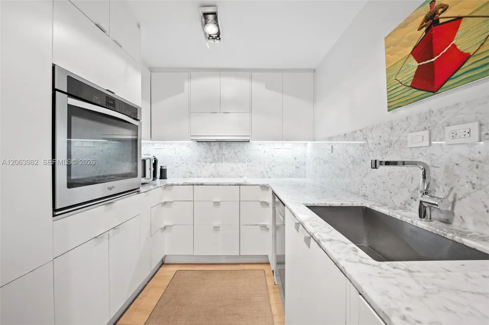 2901 S Bayshore Dr #8E Coconut Grove, FL 33133