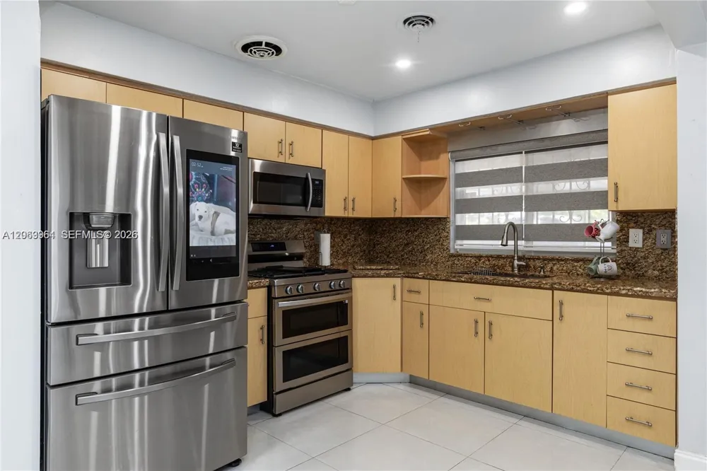 1211 NW 179th St Miami Gardens, FL 33169