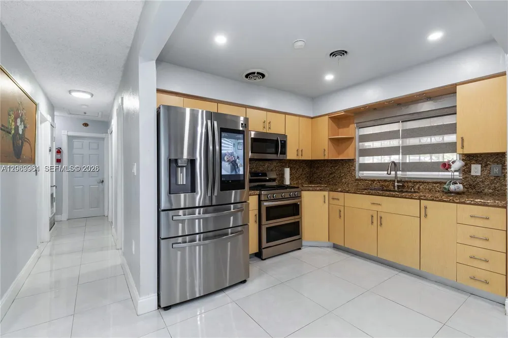1211 NW 179th St Miami Gardens, FL 33169