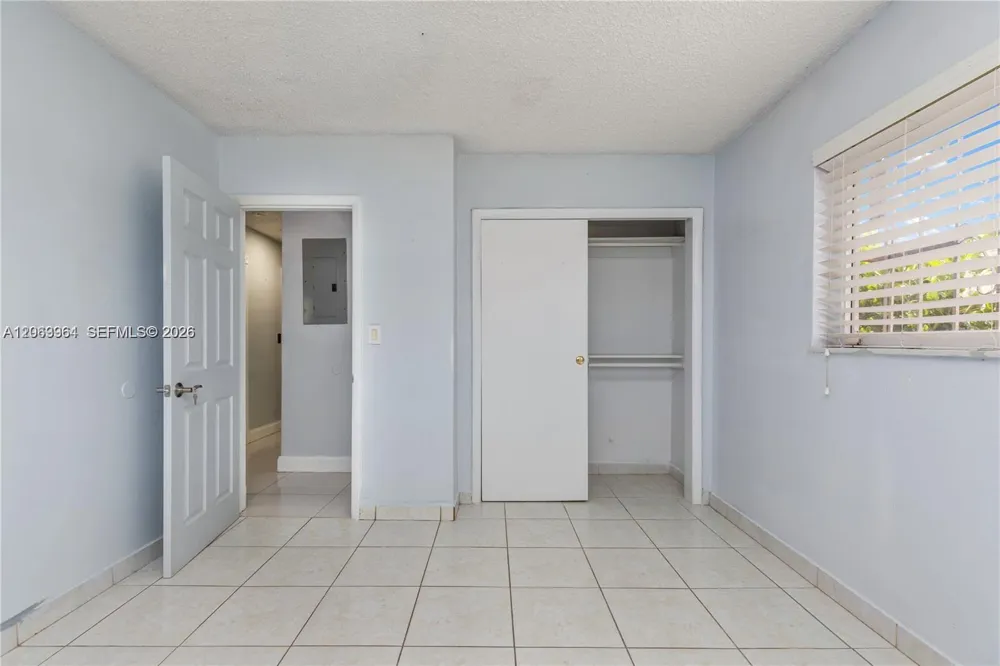 1211 NW 179th St Miami Gardens, FL 33169