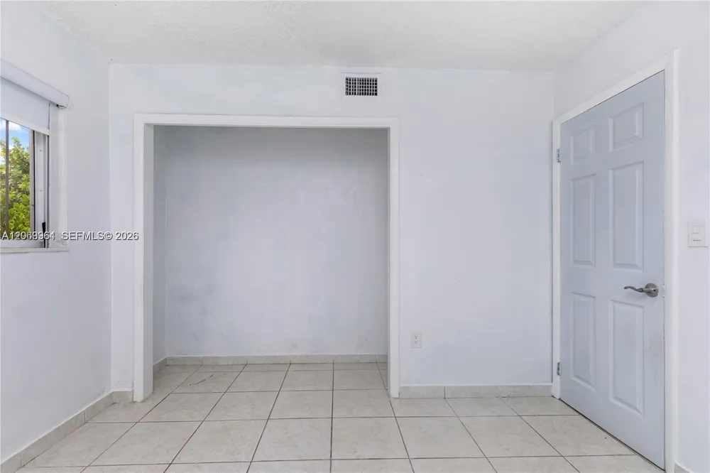 1211 NW 179th St Miami Gardens, FL 33169