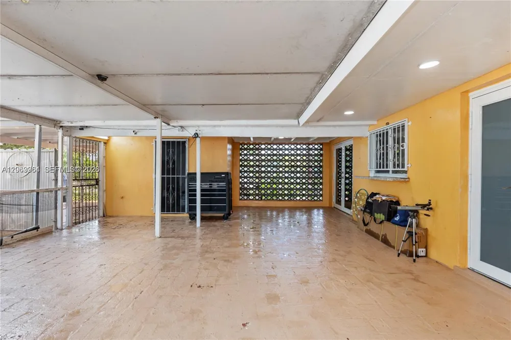 1211 NW 179th St Miami Gardens, FL 33169