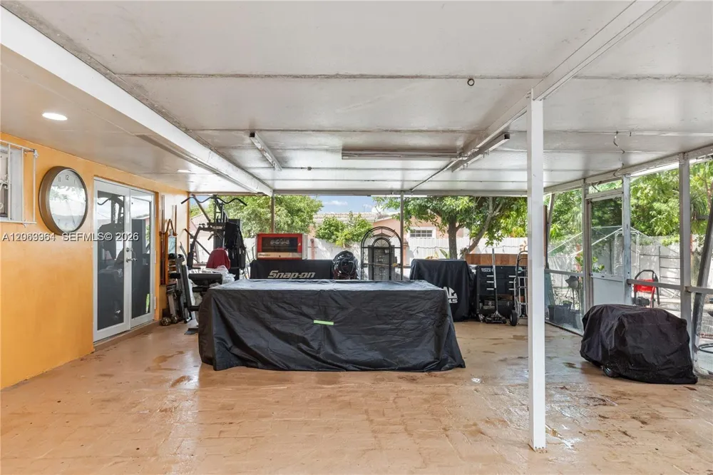 1211 NW 179th St Miami Gardens, FL 33169