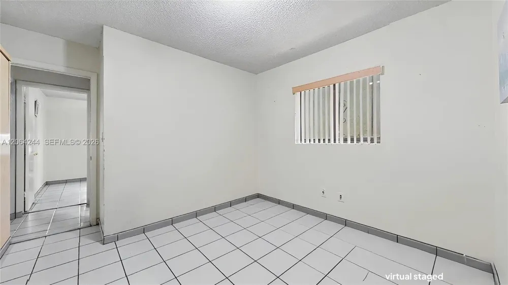 5465 W 21st Ct Hialeah, FL 33016