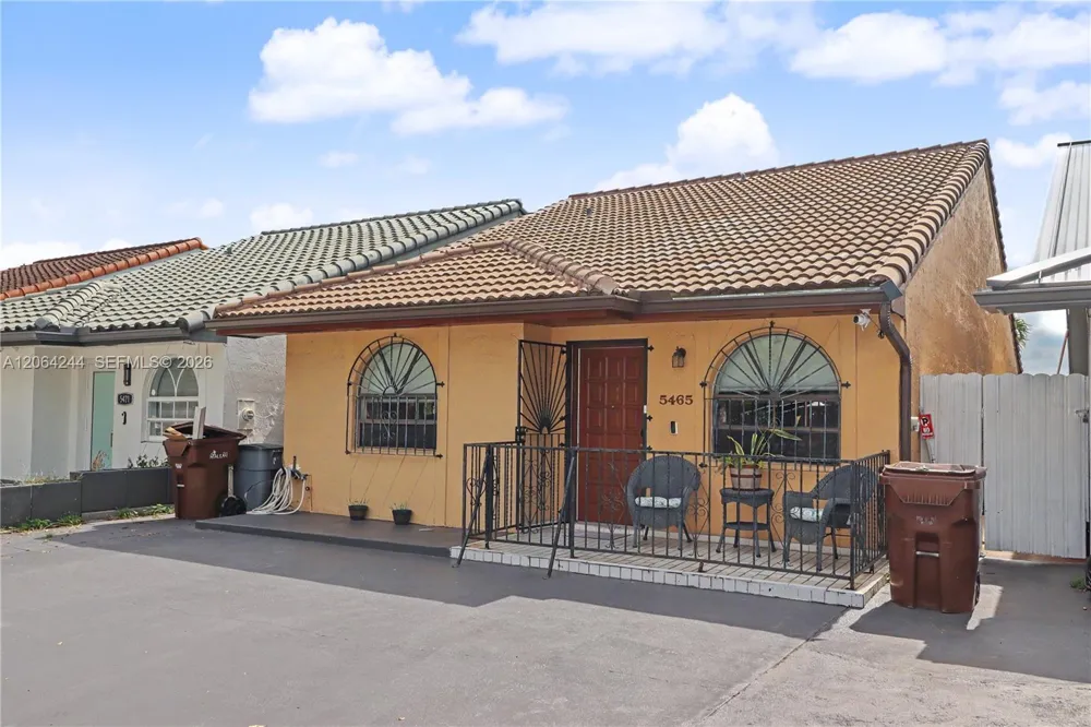 5465 W 21st Ct Hialeah, FL 33016