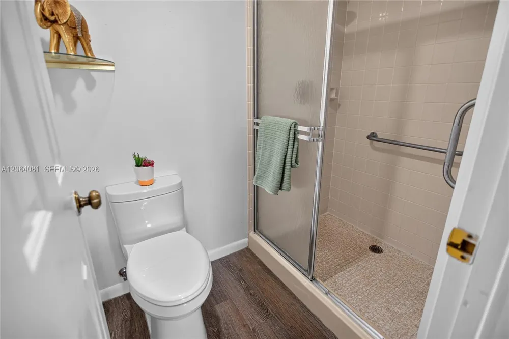 1713 Whitehall Dr #306 Davie, FL 33324
