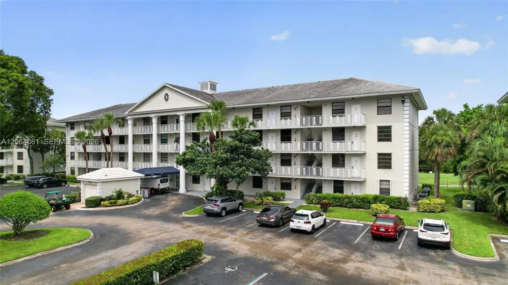 1713 Whitehall Dr #306 Davie, FL 33324