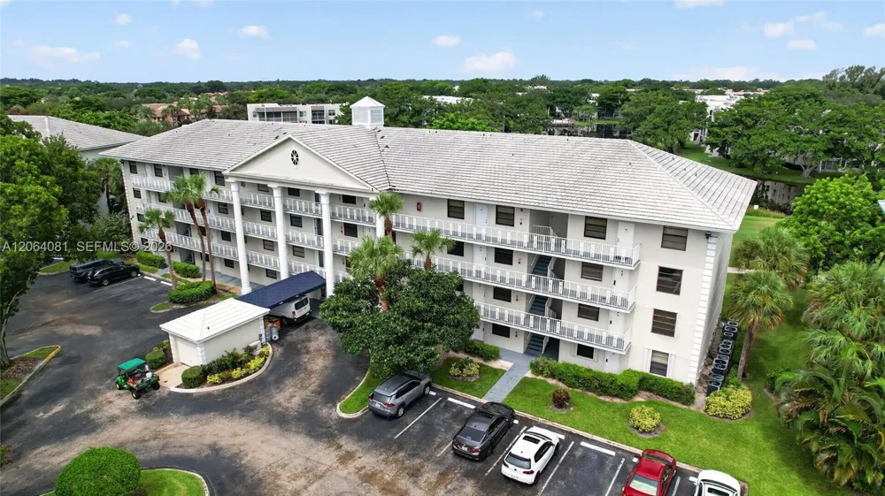 1713 Whitehall Dr #306 Davie, FL 33324