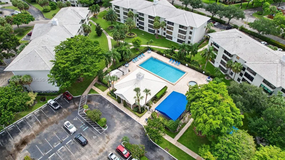 1713 Whitehall Dr #306 Davie, FL 33324