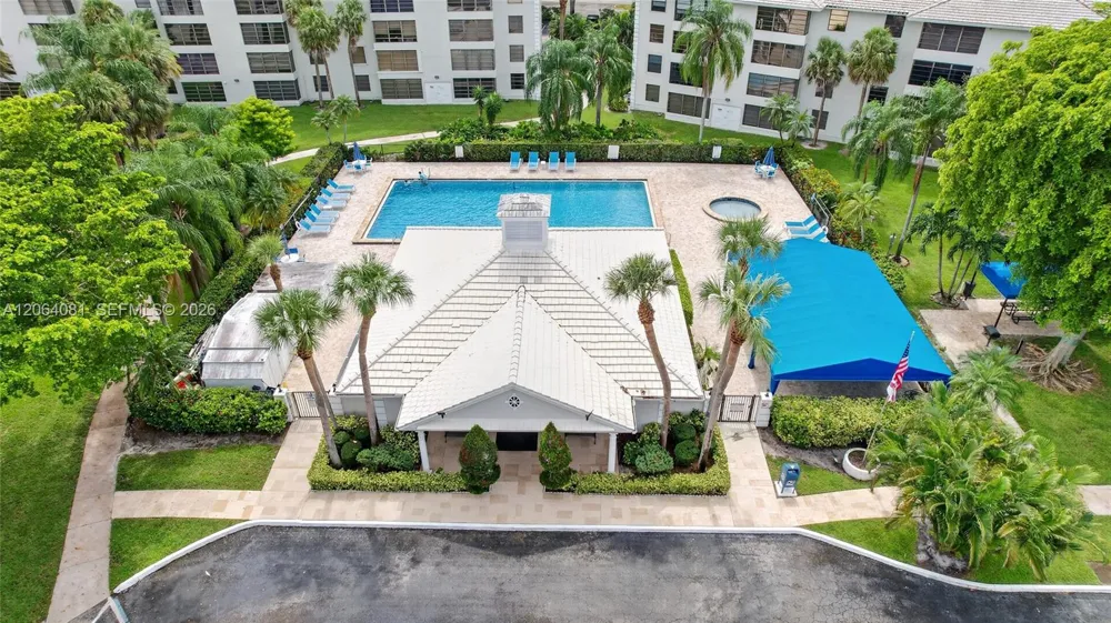 1713 Whitehall Dr #306 Davie, FL 33324