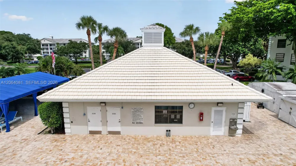1713 Whitehall Dr #306 Davie, FL 33324