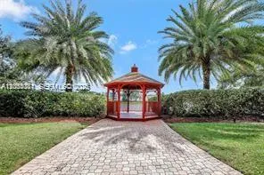 1713 Whitehall Dr #306 Davie, FL 33324