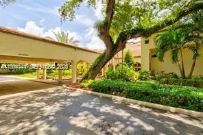 1713 Whitehall Dr #306 Davie, FL 33324