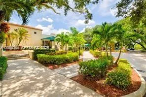1713 Whitehall Dr #306 Davie, FL 33324