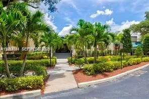 1713 Whitehall Dr #306 Davie, FL 33324
