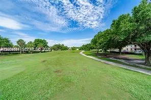 1713 Whitehall Dr #306 Davie, FL 33324