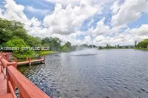 1713 Whitehall Dr #306 Davie, FL 33324