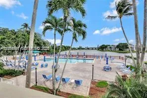1713 Whitehall Dr #306 Davie, FL 33324