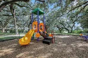1713 Whitehall Dr #306 Davie, FL 33324