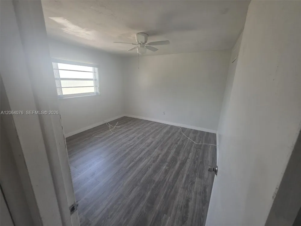 45 E 11th St #15 Hialeah, FL 33010