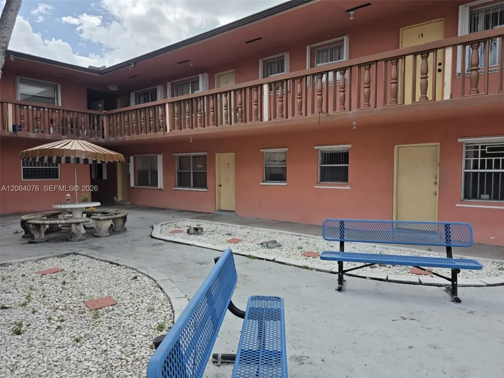 45 E 11th St #15 Hialeah, FL 33010