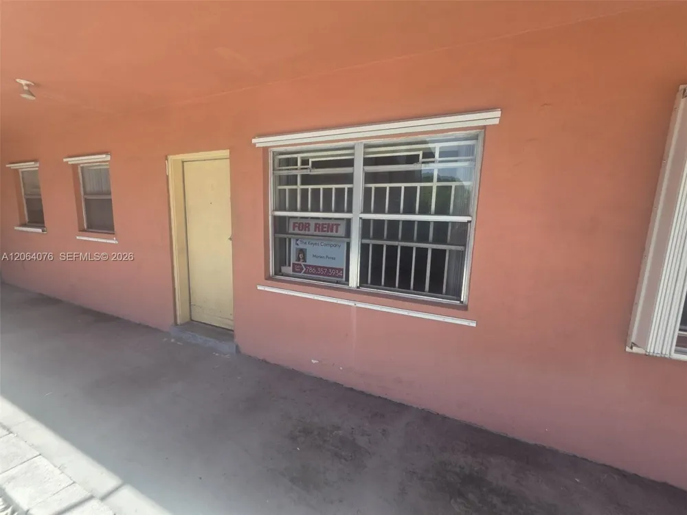 45 E 11th St #15 Hialeah, FL 33010